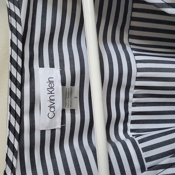 Calvin Klein wrap dress. Size 8. Tags. Brand new. - Picture 2 of 4